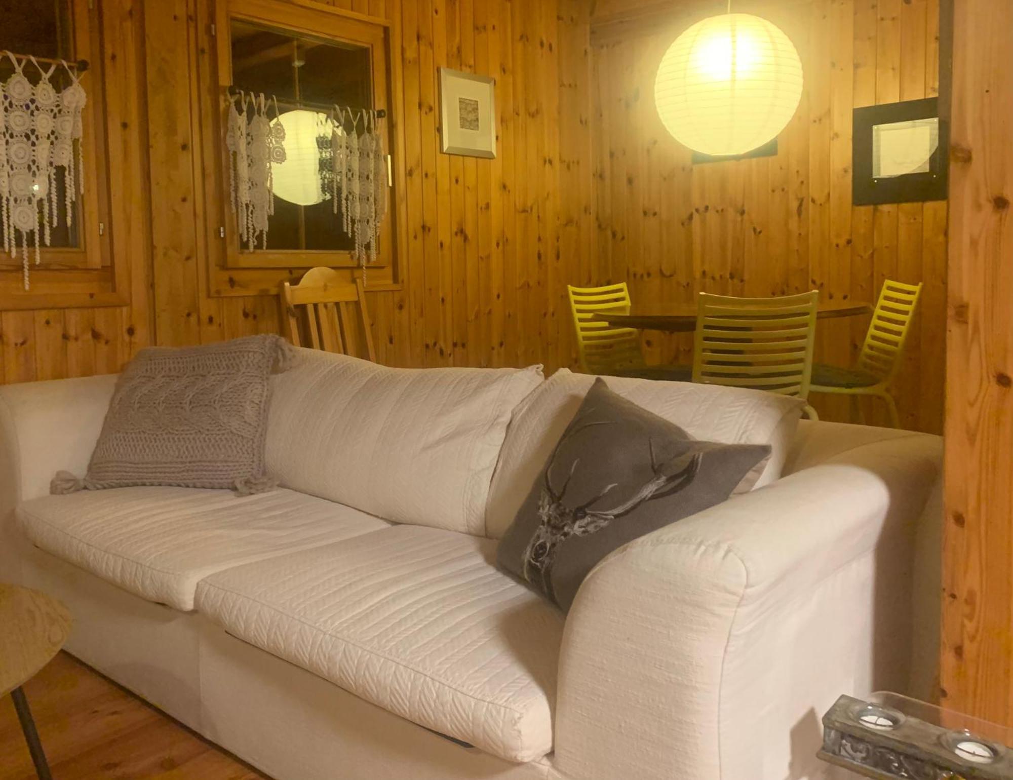 Chalet Typique Confort Avec En Dessous *